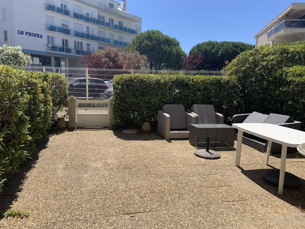 3 Pieces Climatise Avec Terrasse, Parking Prive, A 100M De La Plage, 7 Couchages - Fr-1-307-148 Le Grau-du-Roi Bagian luar foto