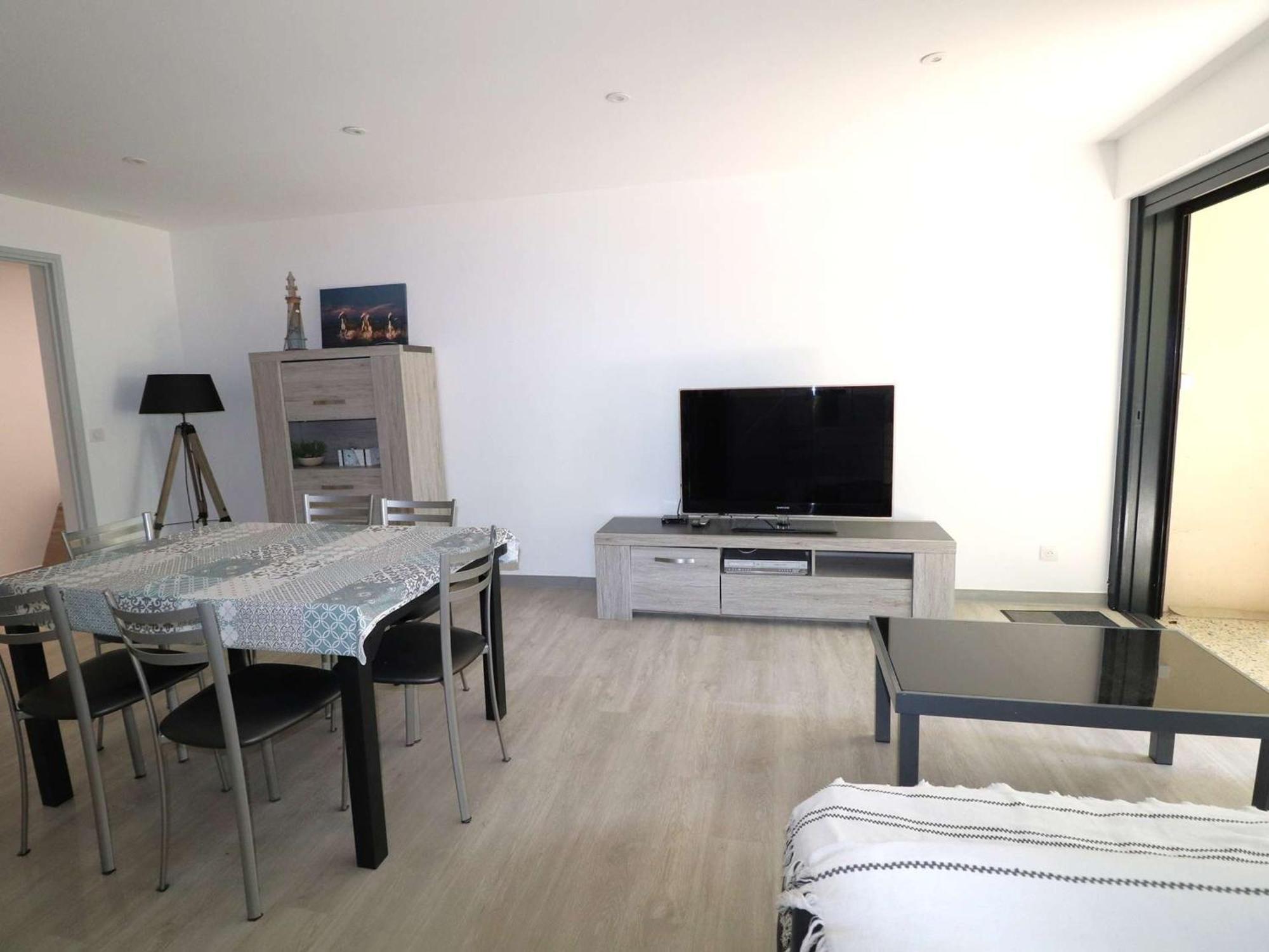 3 Pieces Climatise Avec Terrasse, Parking Prive, A 100M De La Plage, 7 Couchages - Fr-1-307-148 Le Grau-du-Roi Bagian luar foto