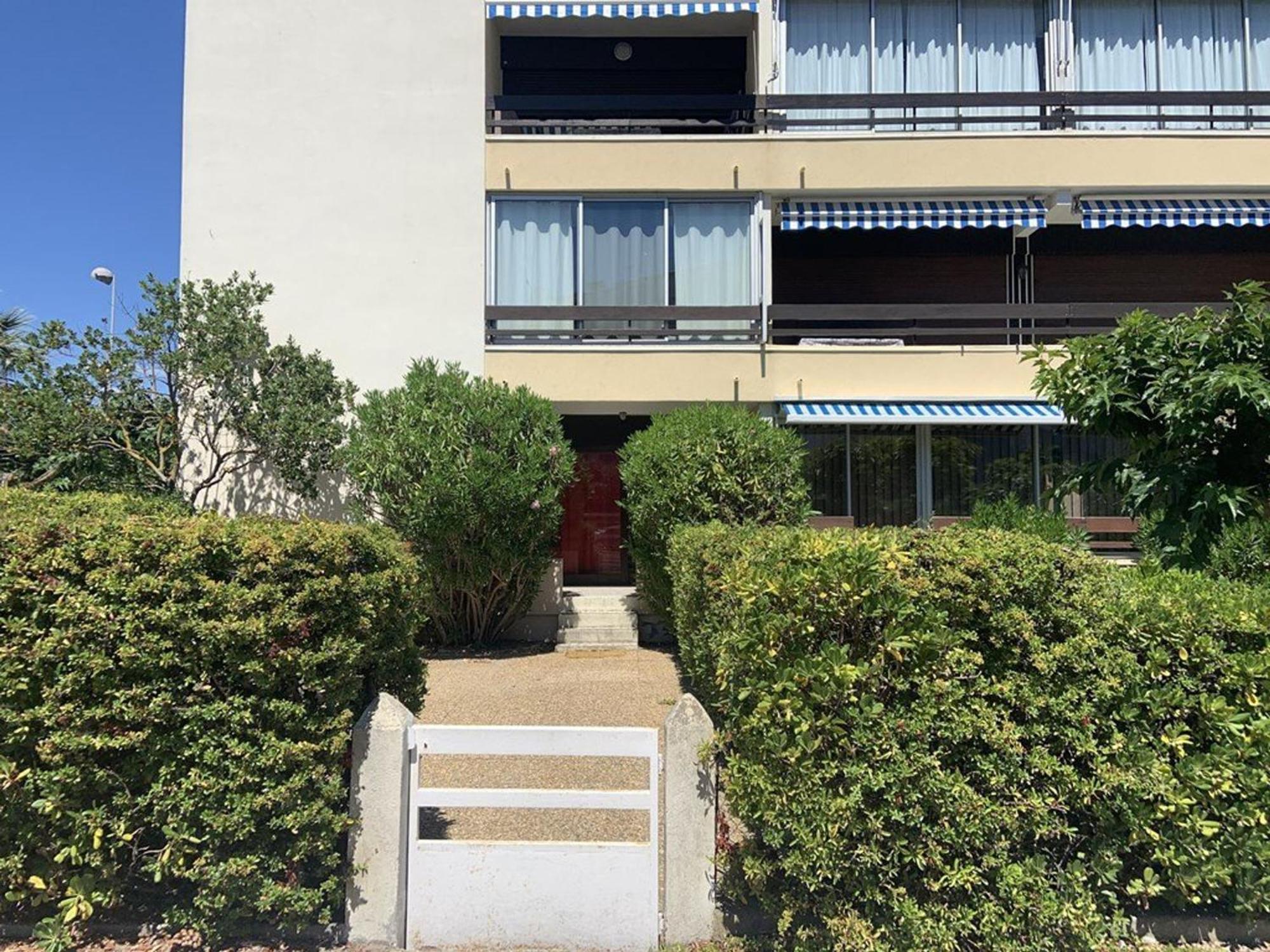 3 Pieces Climatise Avec Terrasse, Parking Prive, A 100M De La Plage, 7 Couchages - Fr-1-307-148 Le Grau-du-Roi Bagian luar foto