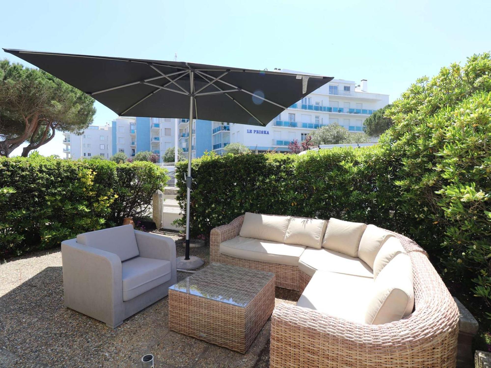 3 Pieces Climatise Avec Terrasse, Parking Prive, A 100M De La Plage, 7 Couchages - Fr-1-307-148 Le Grau-du-Roi Bagian luar foto