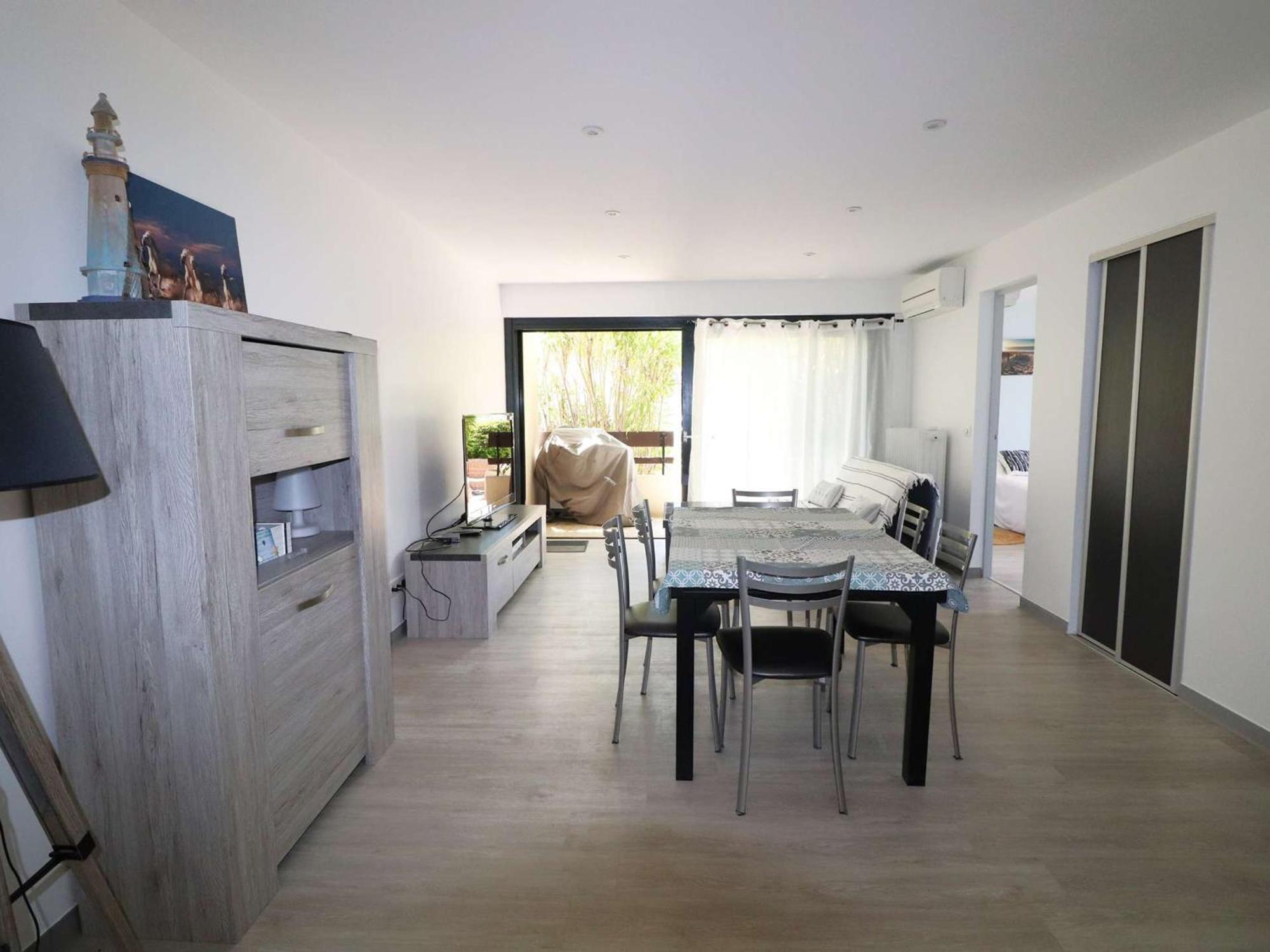 3 Pieces Climatise Avec Terrasse, Parking Prive, A 100M De La Plage, 7 Couchages - Fr-1-307-148 Le Grau-du-Roi Bagian luar foto